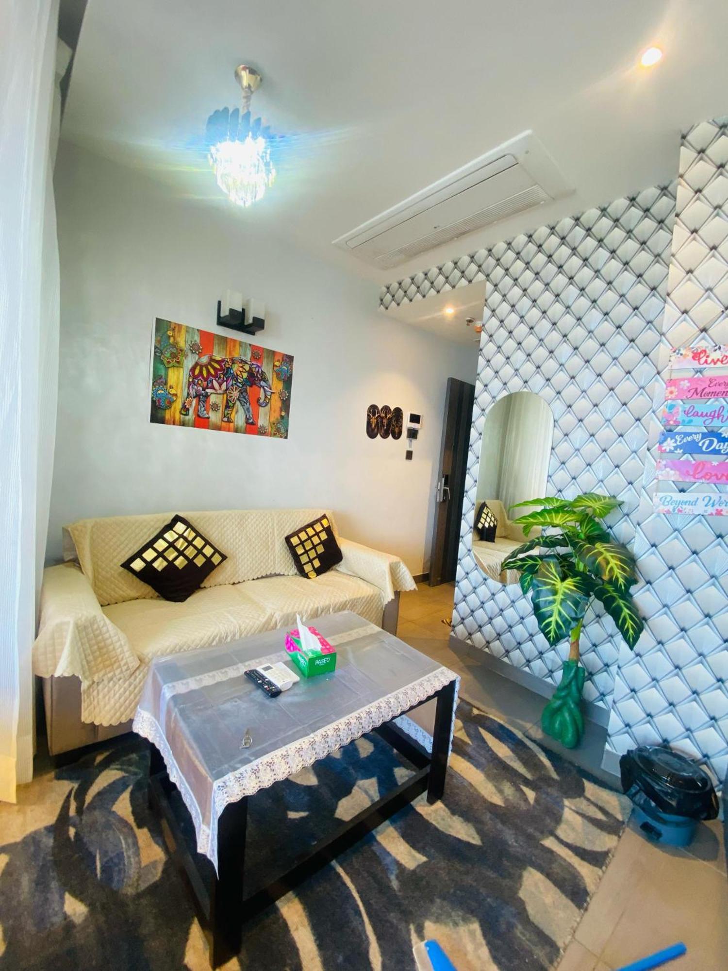 Apartment Gaylords Skyriver Retreat New Delhi